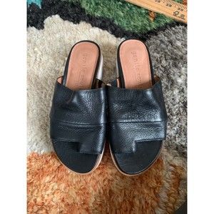 Gentle Souls by Kenneth Cole sandals